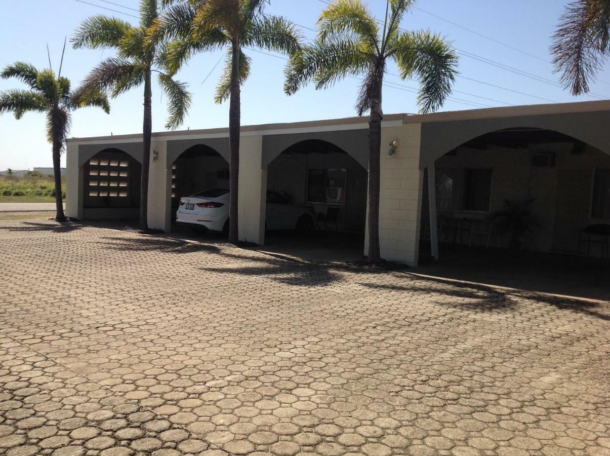 Ayr Max Motel Exterior photo